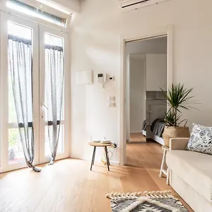 La Casa Sull'albero Navigli , Milano Italia